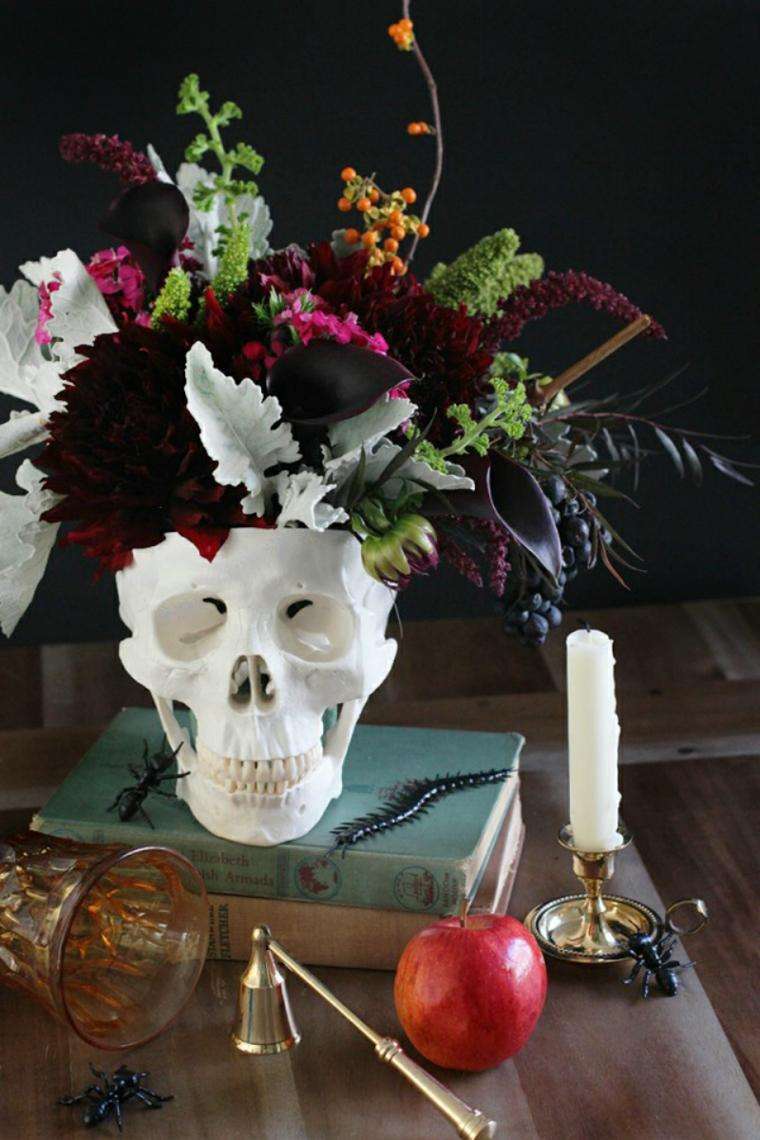 Spooky Decor Ideas for the Perfect Halloween Dinner 4