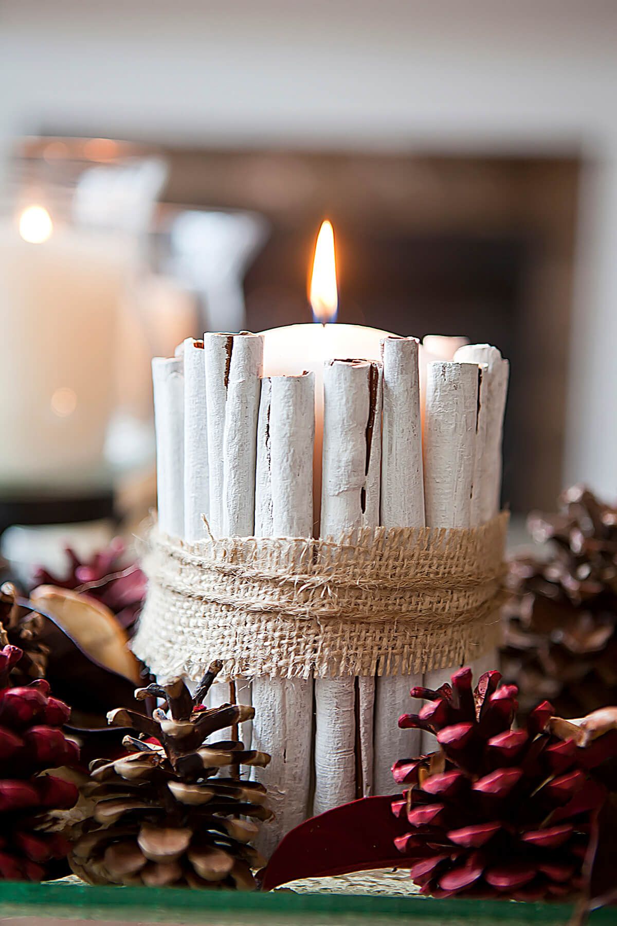 Simple and Beautiful Last-Minute Christmas Centerpiece Ideas 9