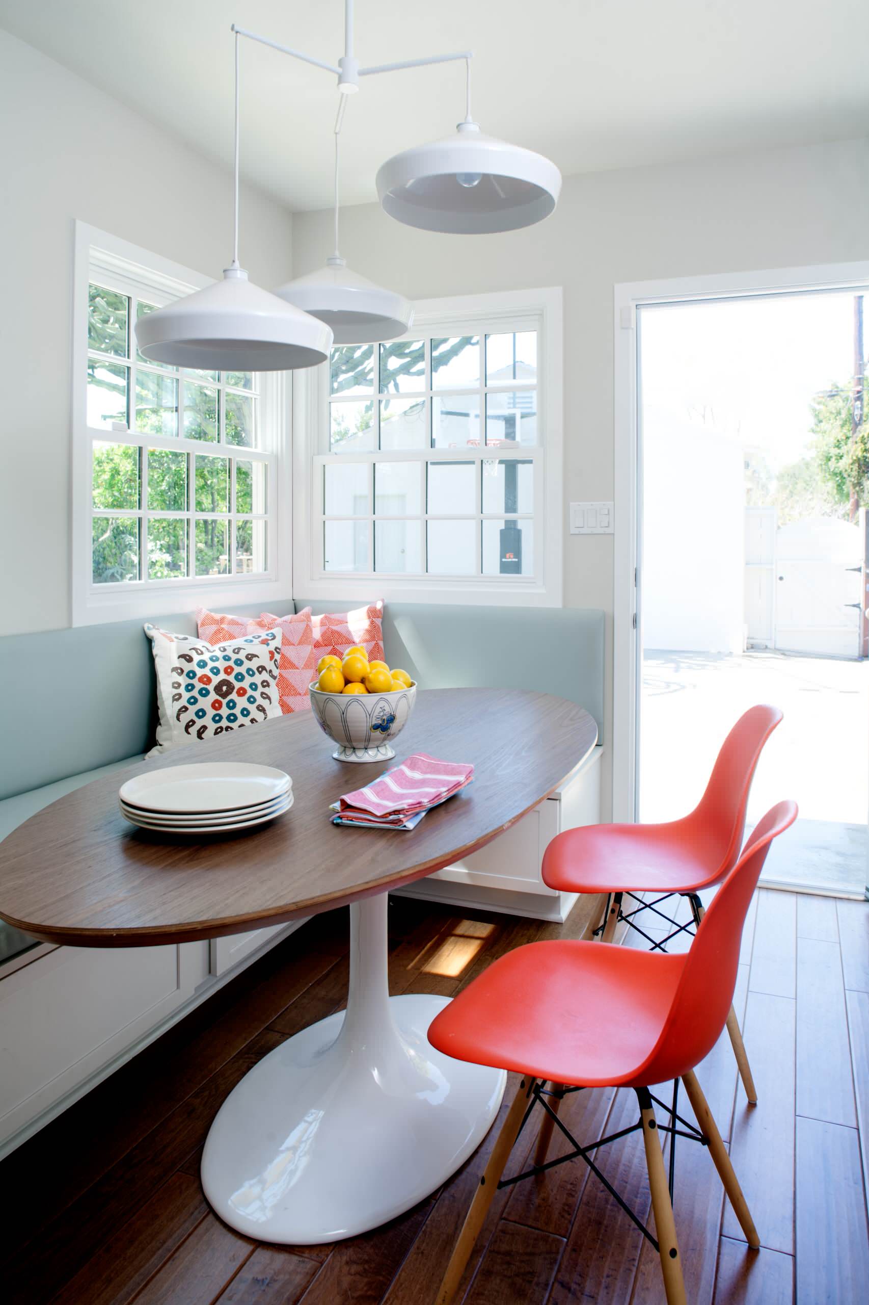 Interior Design Tips to Make the Most of Your Small Dining Room 9