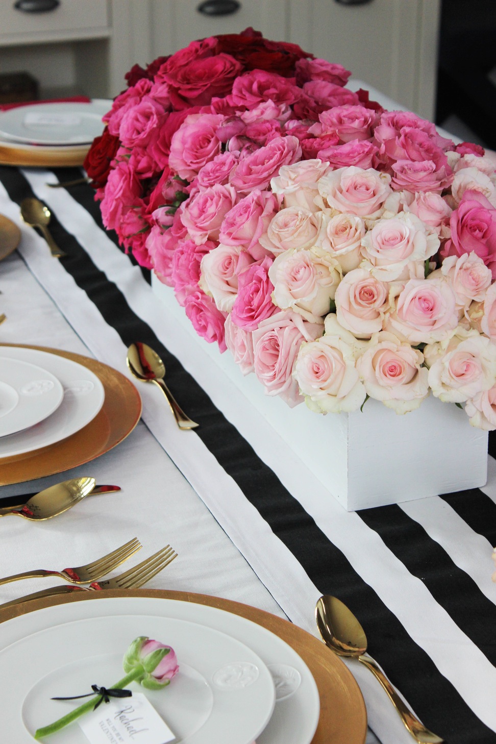 Valentine's Day Dining Room Decorating Ideas That'll Melt Your Heart 2