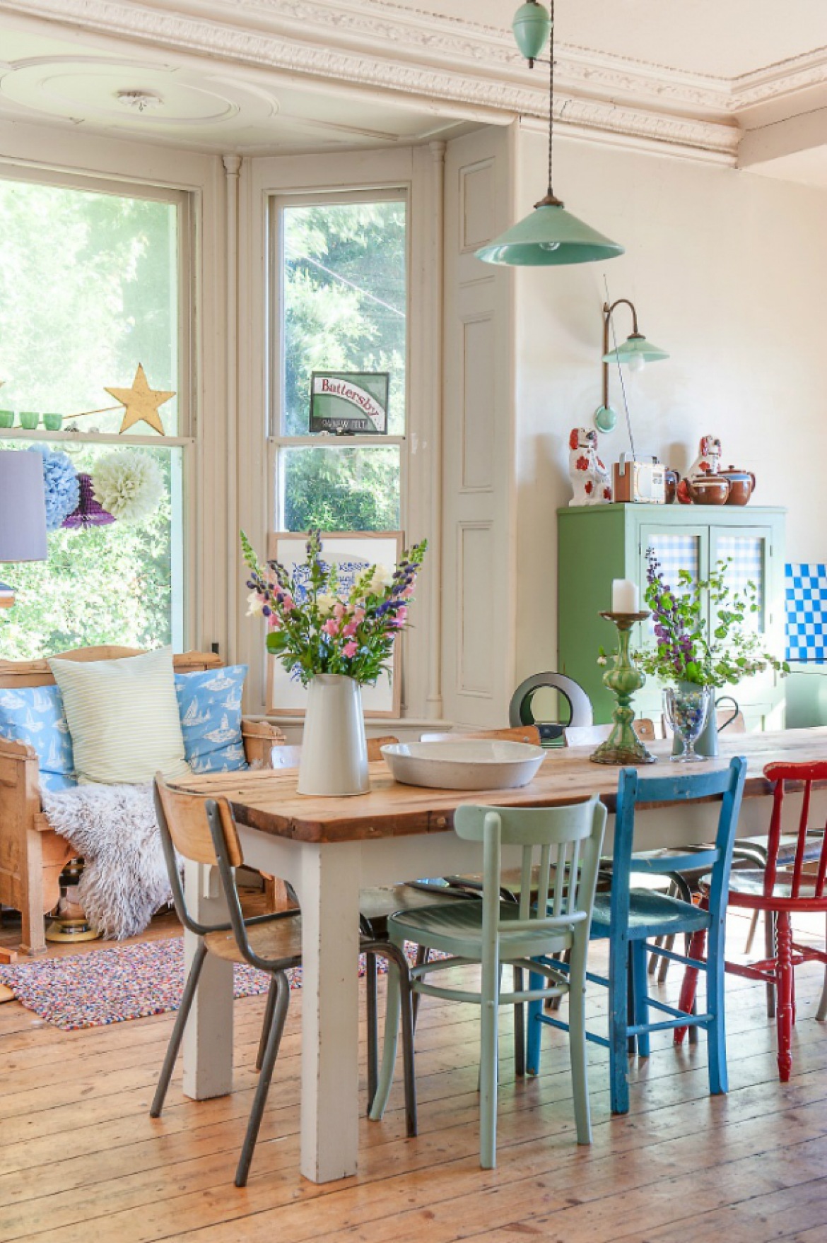 Introducing Colour Into Your Dining Room Decor Has Never Been So Easy 2