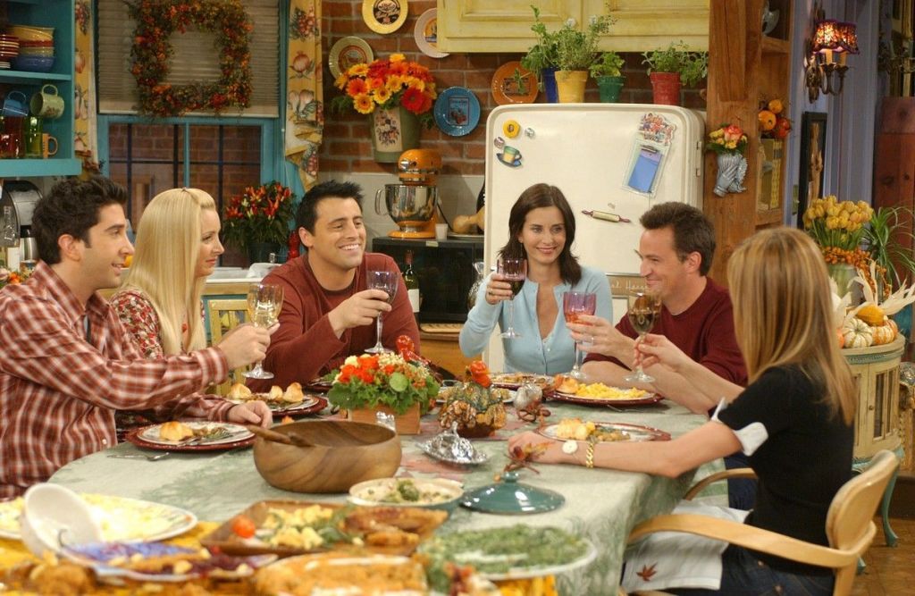 Thanksgiving Dining Room Decor According To Our Favourite TV Shows 2